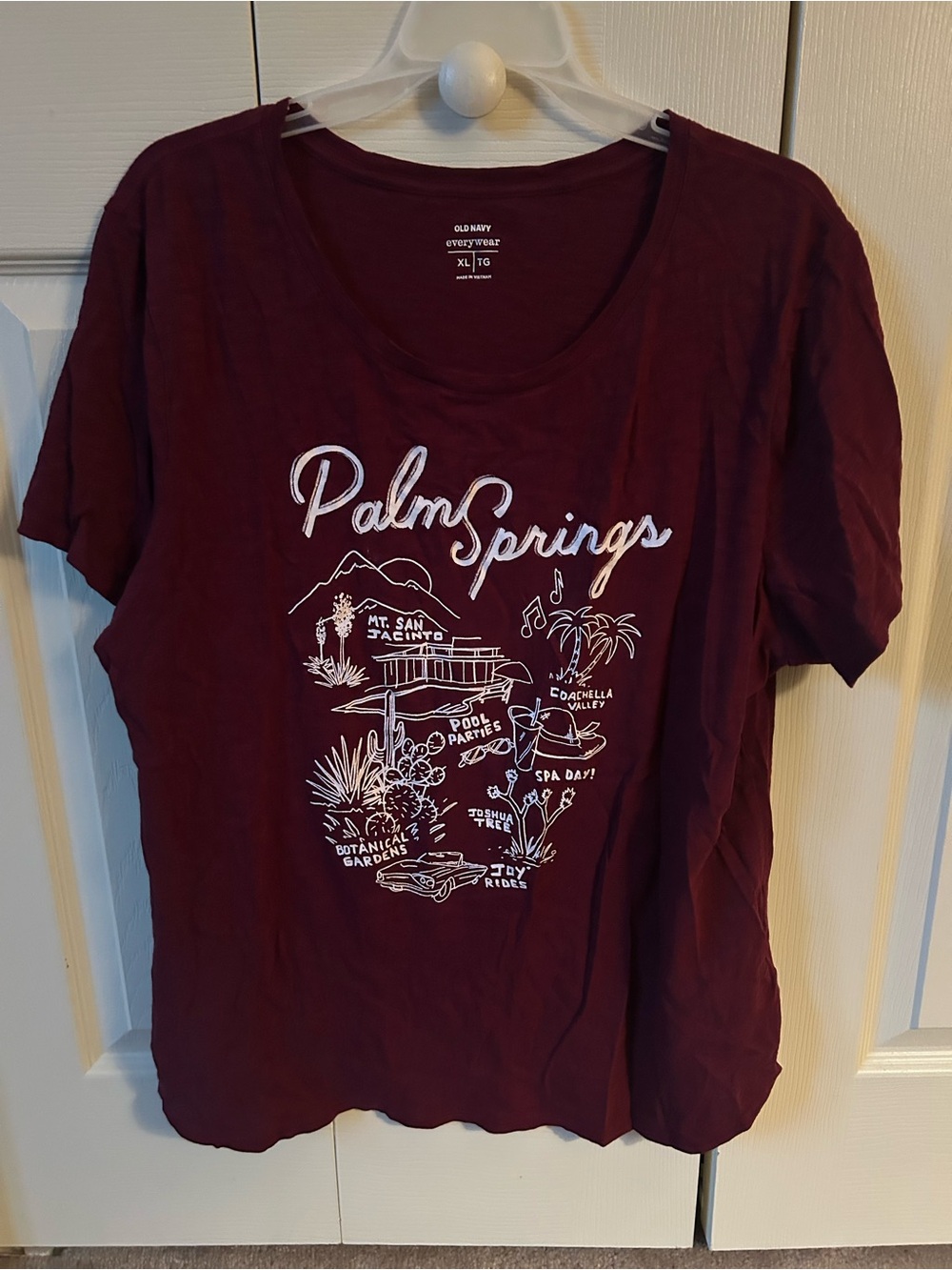 Old Navy Palm Springs Graphic Tee - Maroon